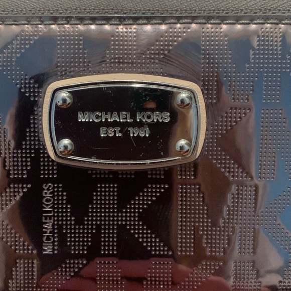 Michael Kors Wallet - Picture 2 of 9